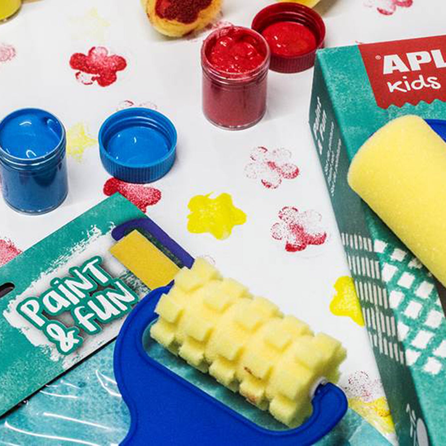 Set de rouleaux, tampons et gouaches