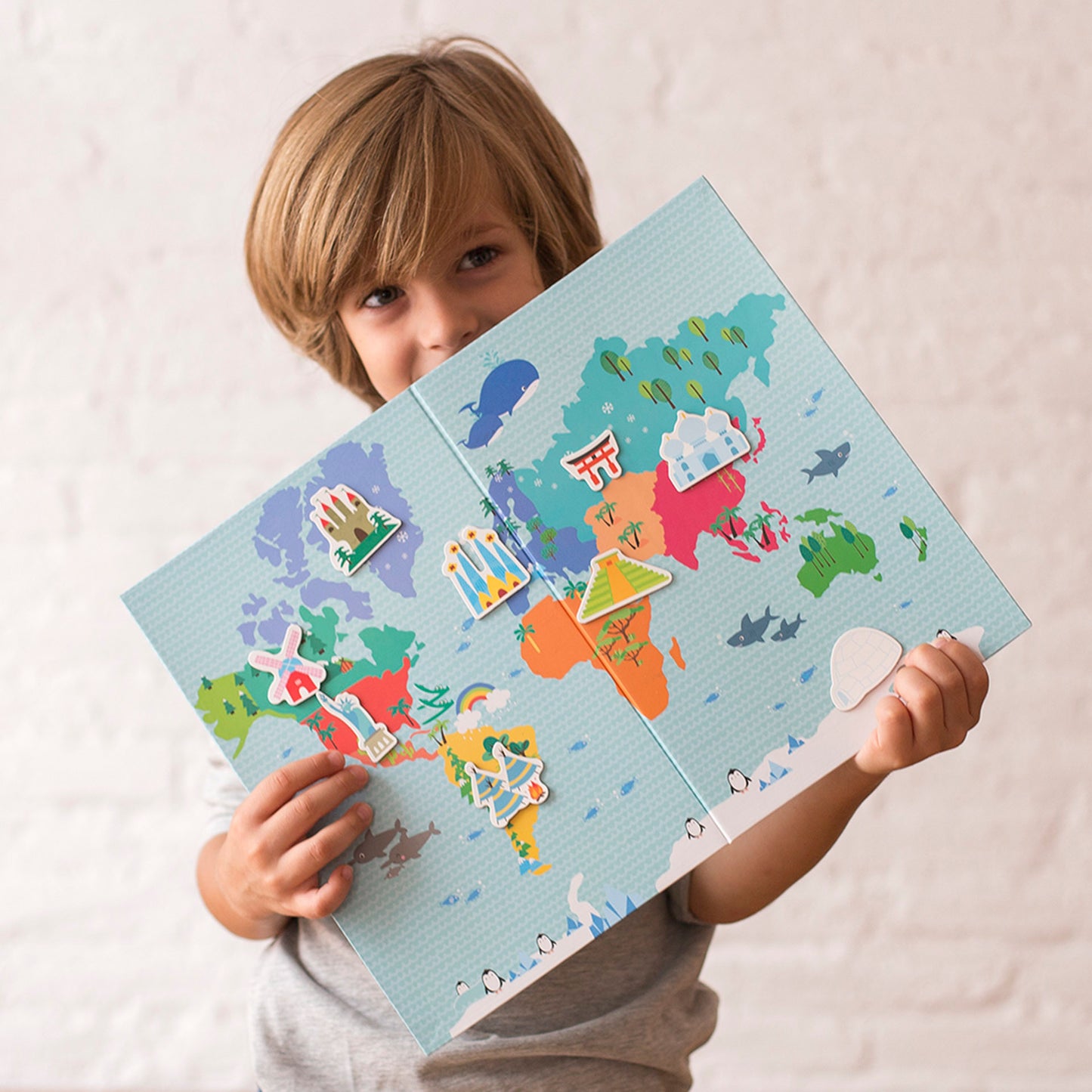 Magnet - World map
